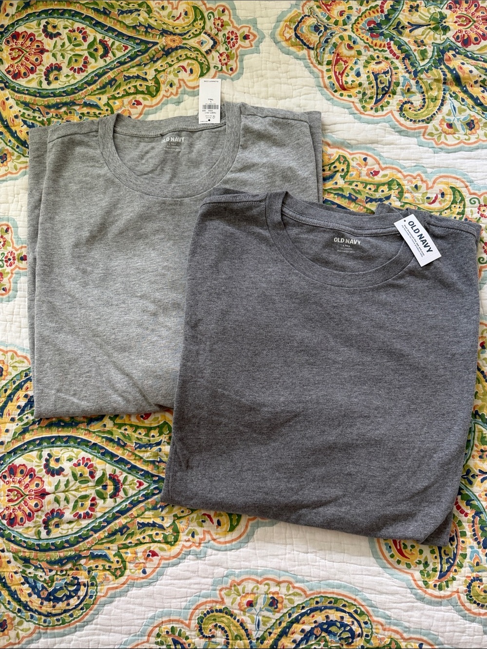 Old Navy Men’s Crew Neck Long Sleeve Shirt - Light Gray & Dark Gray 2-Pack